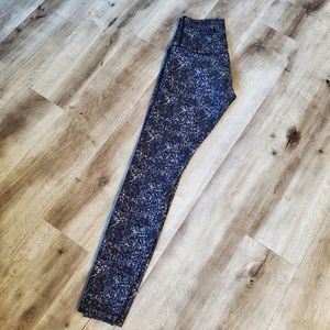 Gently worn Lululemon yoga pants.